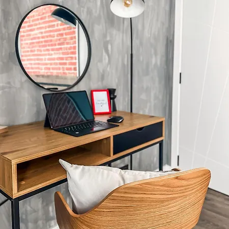 Boutique Loft, Center